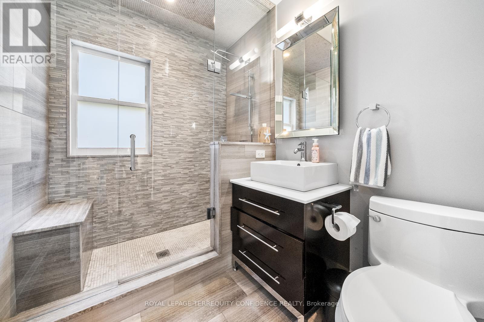 45 Glenborough Park Crescent, Toronto, Ontario  M2R 2G4 - Photo 12 - C12375764