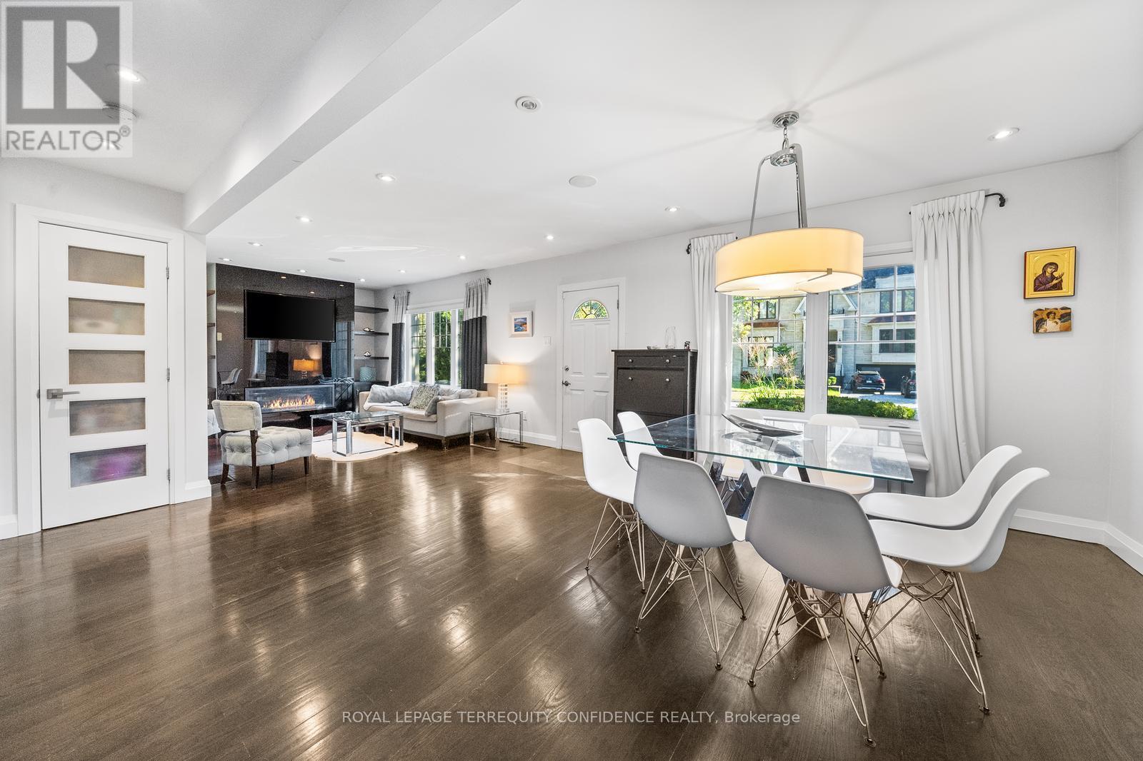 45 Glenborough Park Crescent, Toronto, Ontario  M2R 2G4 - Photo 2 - C12375764
