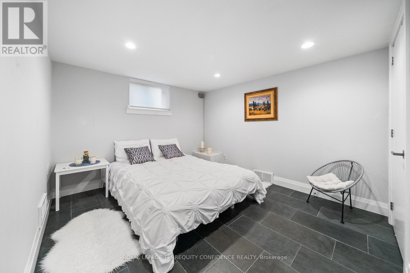 45 Glenborough Park Crescent, Toronto, Ontario  M2R 2G4 - Photo 24 - C12375764