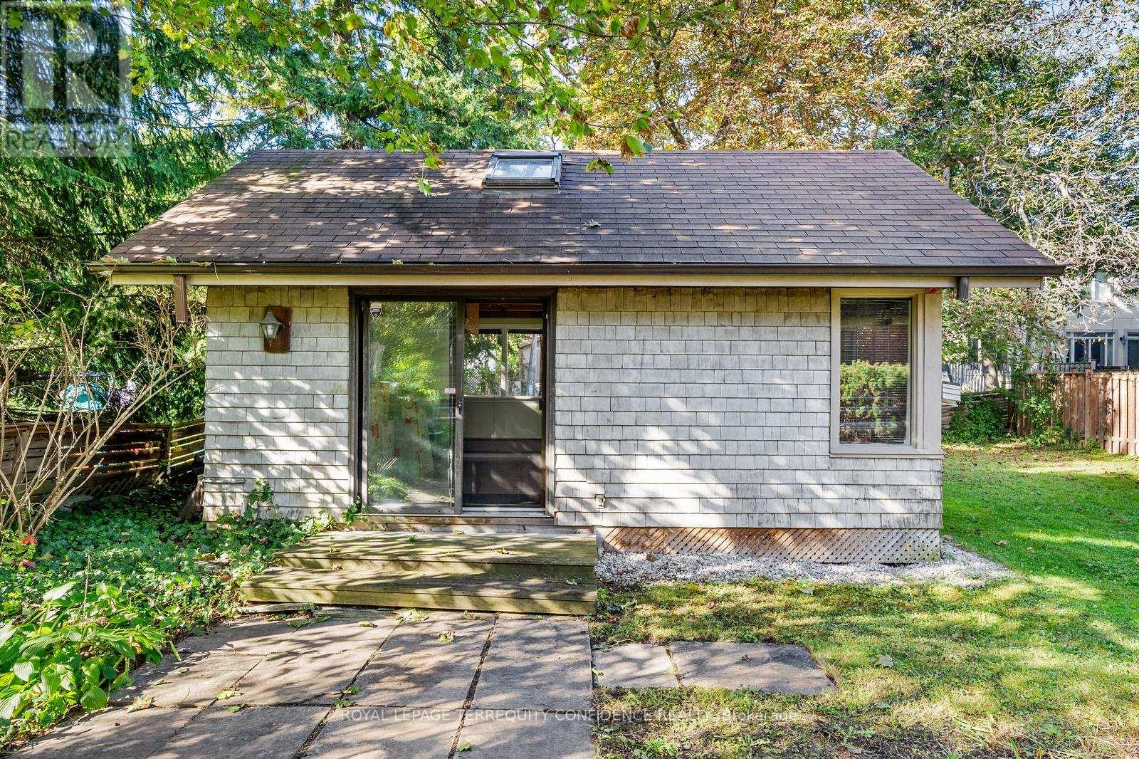 45 Glenborough Park Crescent, Toronto, Ontario  M2R 2G4 - Photo 30 - C12375764