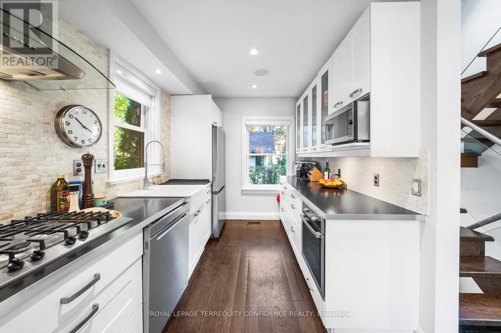 45 Glenborough Park Crescent, Toronto, Ontario  M2R 2G4 - Photo 5 - C12375764