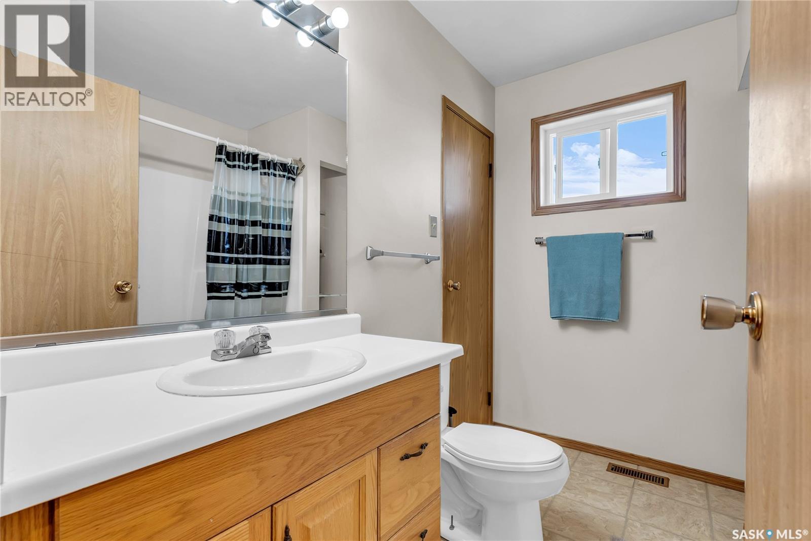 458 & 460 Berini Drive, Saskatoon, Saskatchewan  S7N 3N6 - Photo 18 - SK017211