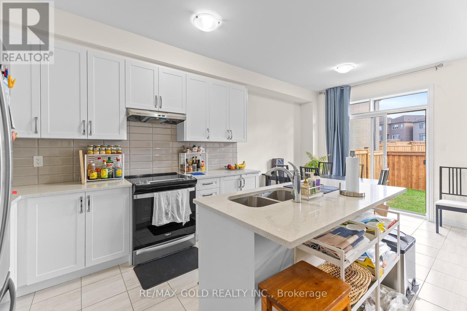 29 Bowline Vista S, East Gwillimbury, Ontario  L9N 0W2 - Photo 13 - N12375748
