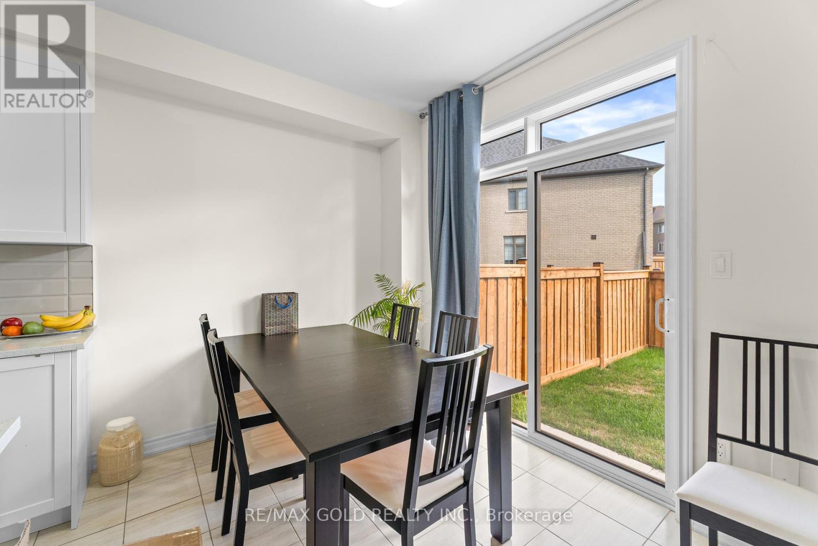 29 Bowline Vista S, East Gwillimbury, Ontario  L9N 0W2 - Photo 16 - N12375748