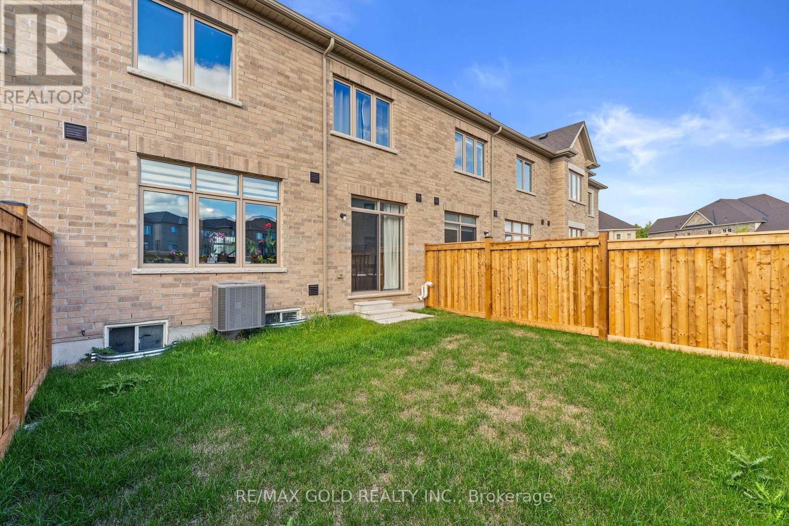 29 Bowline Vista S, East Gwillimbury, Ontario  L9N 0W2 - Photo 38 - N12375748