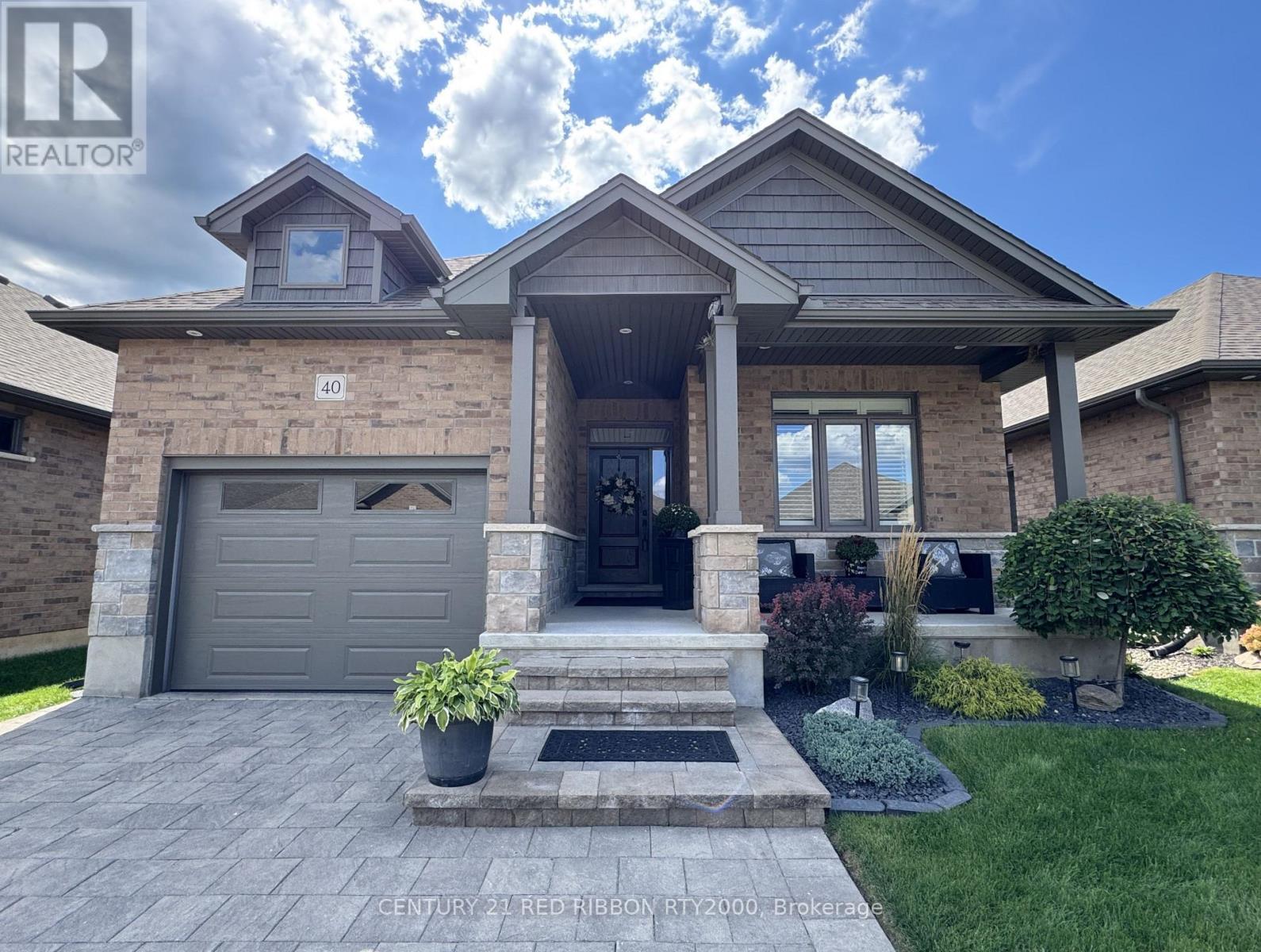 40 - 159 Collins Way, Strathroy-Caradoc, Ontario  N7G 0G8 - Photo 1 - X12374175