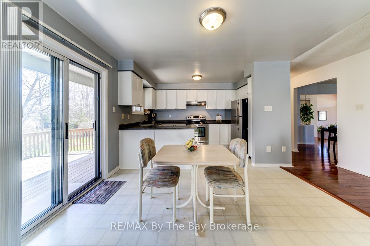 150 Silver Birch Avenue, Wasaga Beach, Ontario  L9Z 1N3 - Photo 16 - S12375824