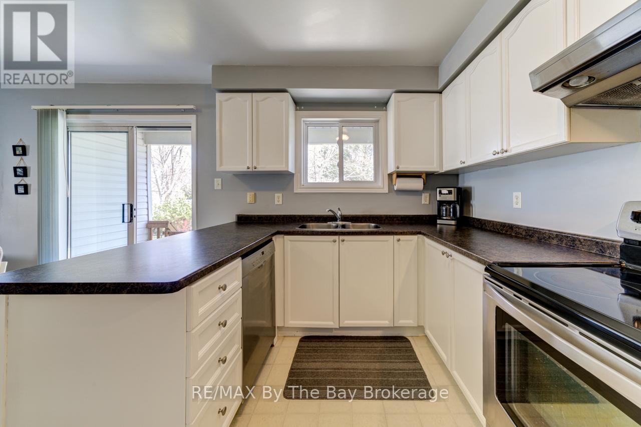 150 Silver Birch Avenue, Wasaga Beach, Ontario  L9Z 1N3 - Photo 19 - S12375824