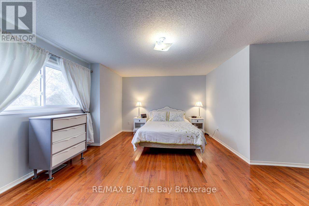 150 Silver Birch Avenue, Wasaga Beach, Ontario  L9Z 1N3 - Photo 21 - S12375824