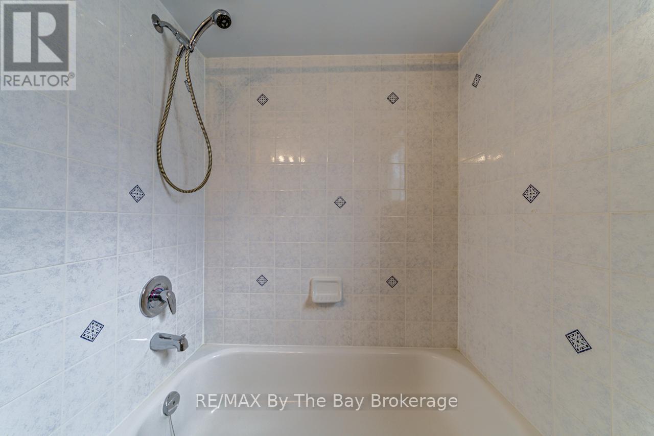 150 Silver Birch Avenue, Wasaga Beach, Ontario  L9Z 1N3 - Photo 26 - S12375824