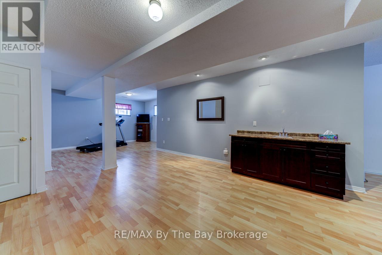 150 Silver Birch Avenue, Wasaga Beach, Ontario  L9Z 1N3 - Photo 29 - S12375824
