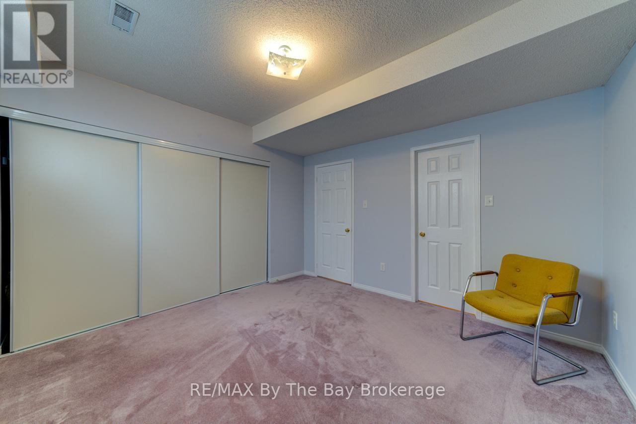 150 Silver Birch Avenue, Wasaga Beach, Ontario  L9Z 1N3 - Photo 39 - S12375824