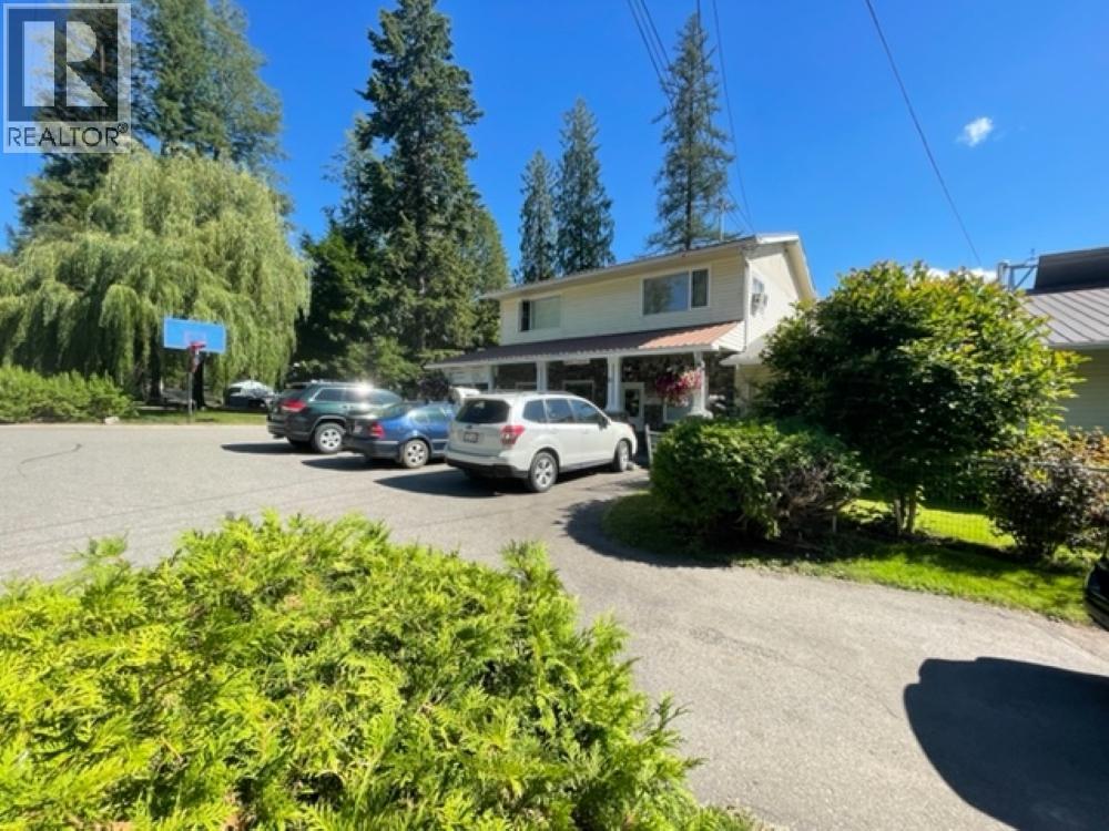 61 Kingsley Road, Christina Lake, British Columbia  V0H 1E2 - Photo 2 - 2477627