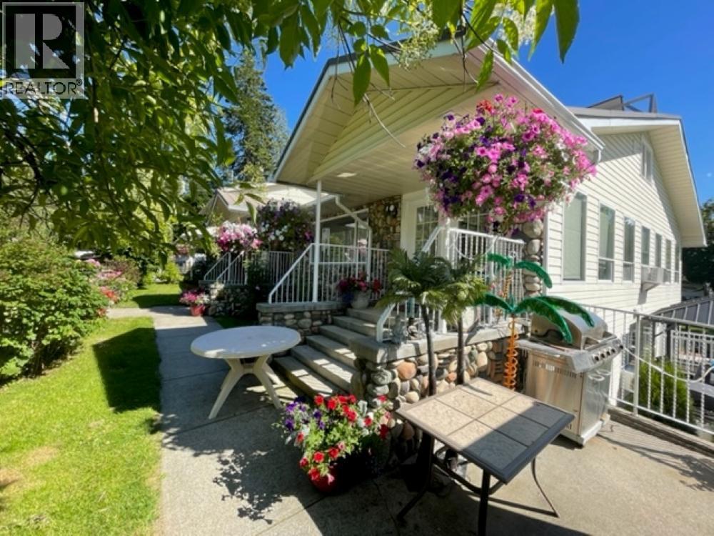 61 Kingsley Road, Christina Lake, British Columbia  V0H 1E2 - Photo 1 - 2477627