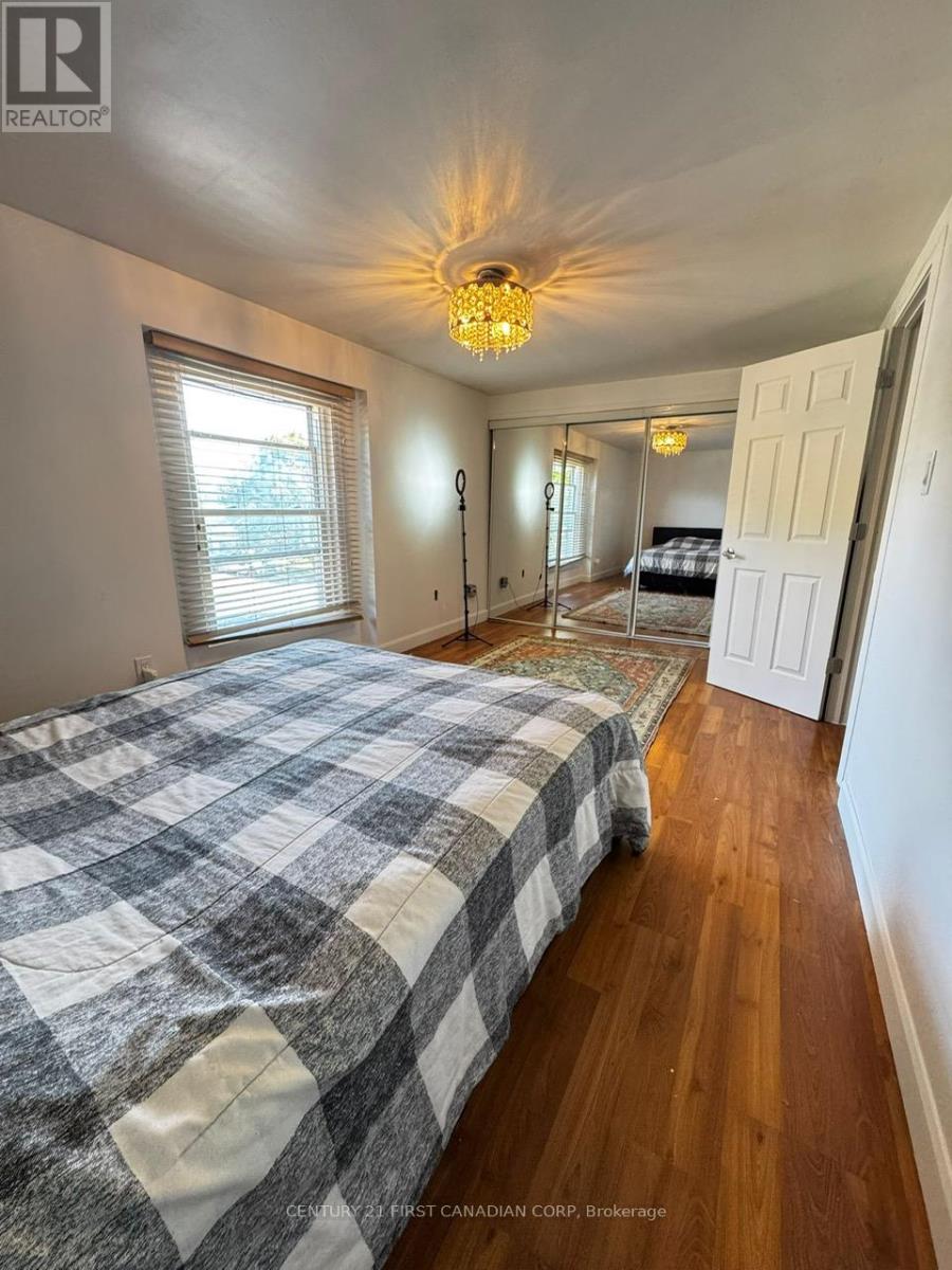 70 Adswood Road, London South, Ontario  N6E 2W1 - Photo 12 - X12375802