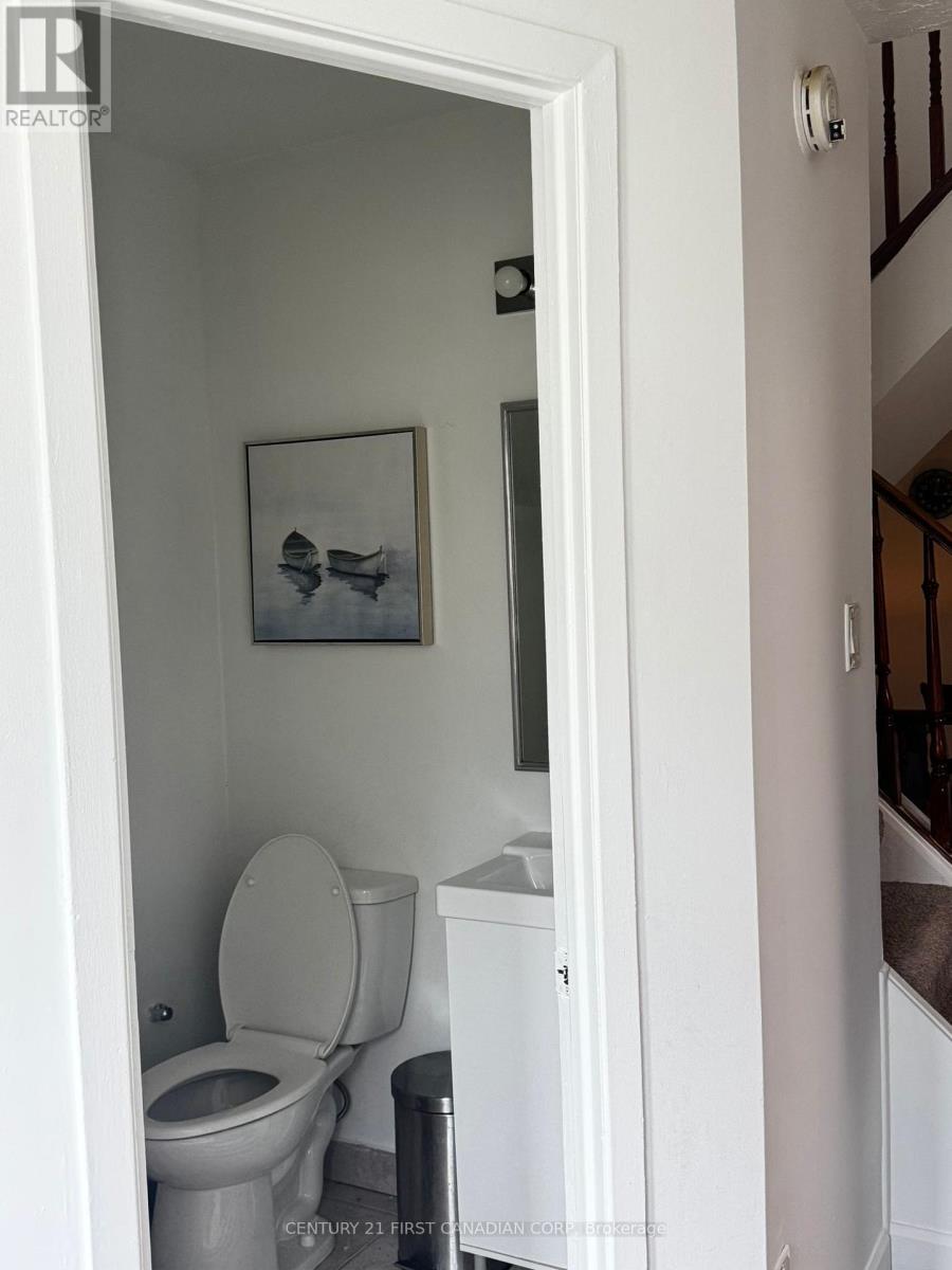 70 Adswood Road, London South, Ontario  N6E 2W1 - Photo 20 - X12375802