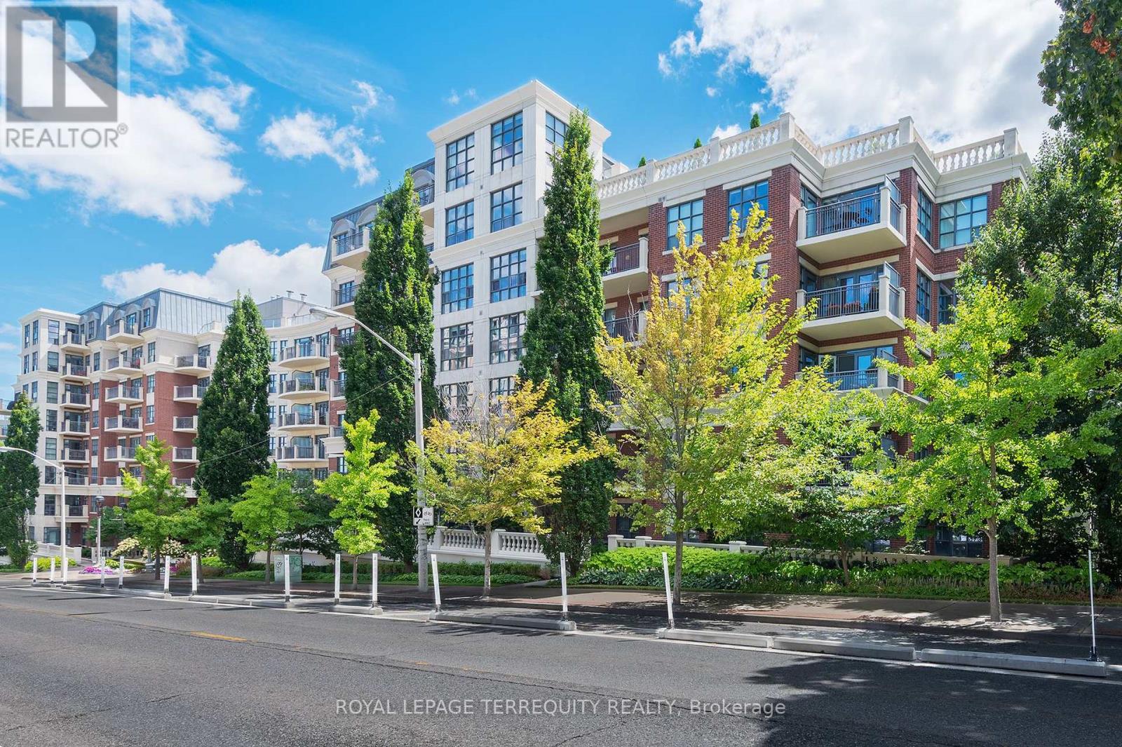 414 - 2855 Bloor Street W, Toronto, Ontario  M8X 3A1 - Photo 1 - W12375749