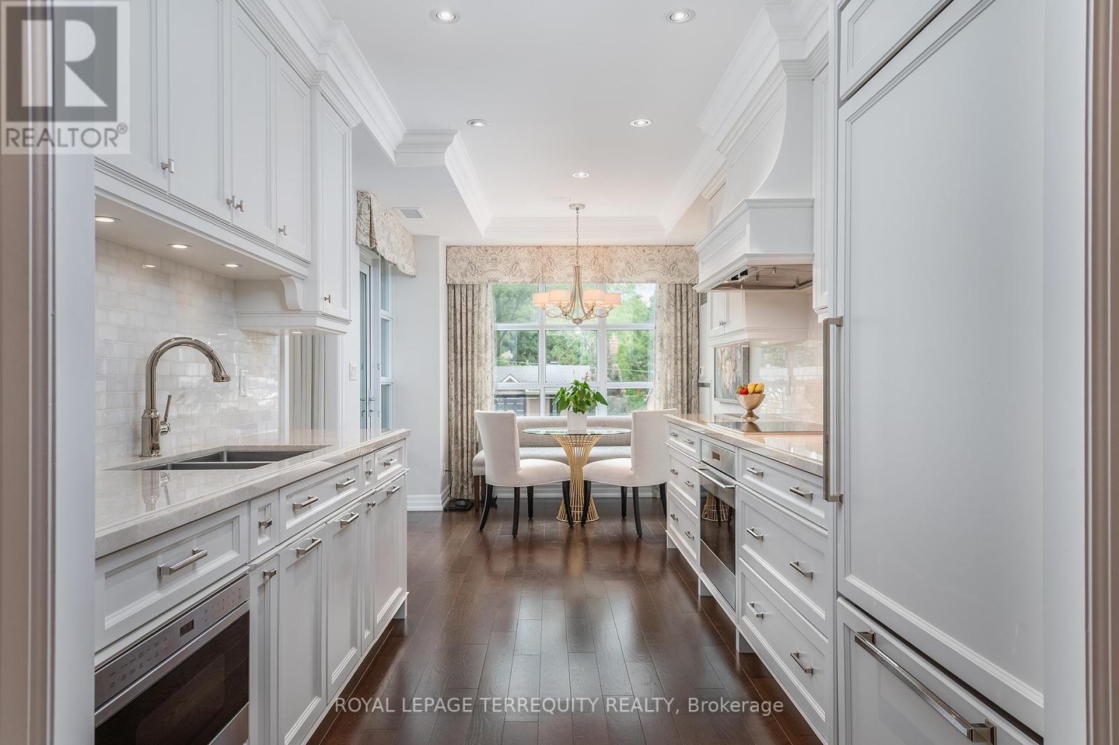 414 - 2855 Bloor Street W, Toronto, Ontario  M8X 3A1 - Photo 11 - W12375749