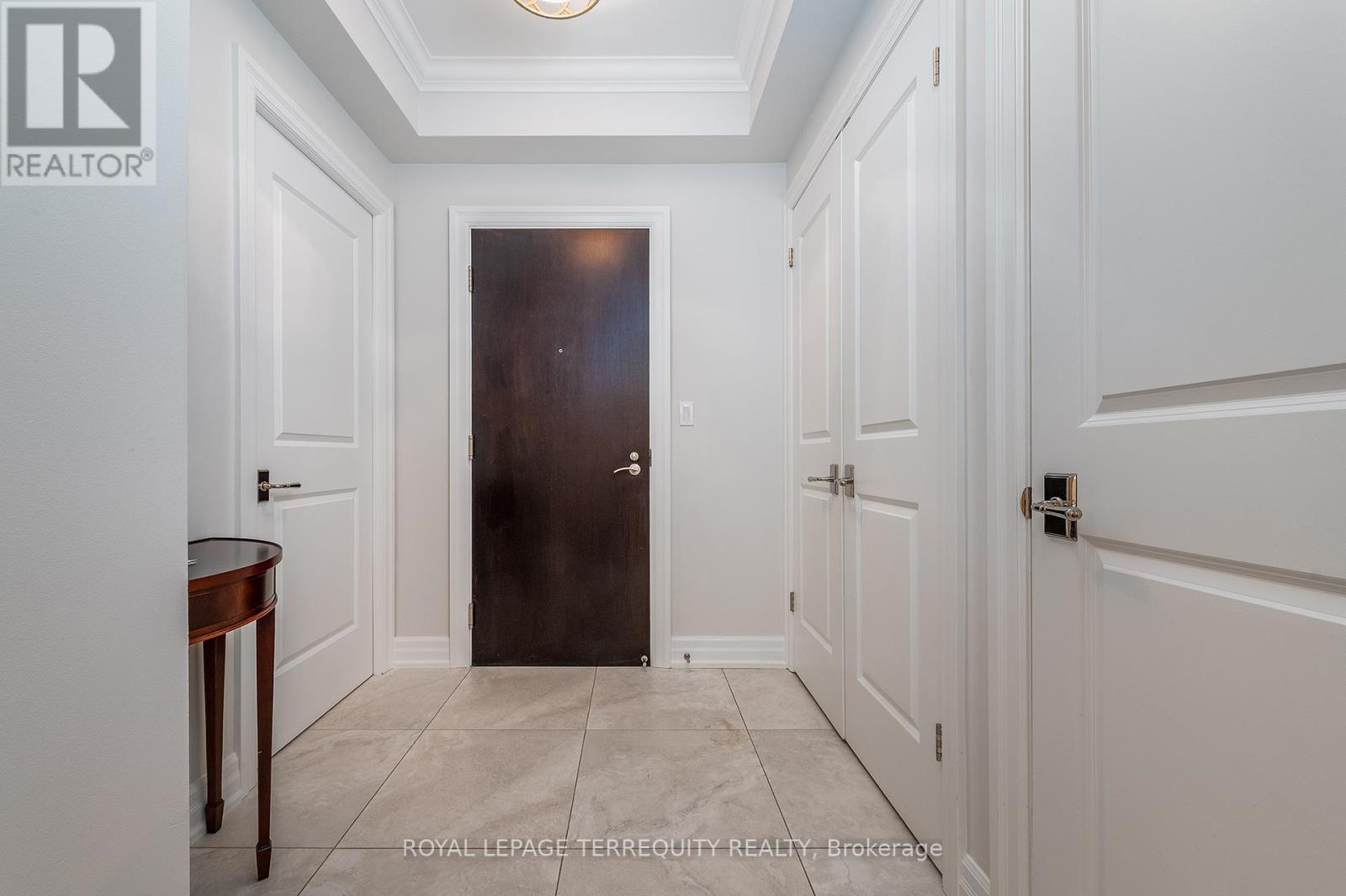 414 - 2855 Bloor Street W, Toronto, Ontario  M8X 3A1 - Photo 2 - W12375749