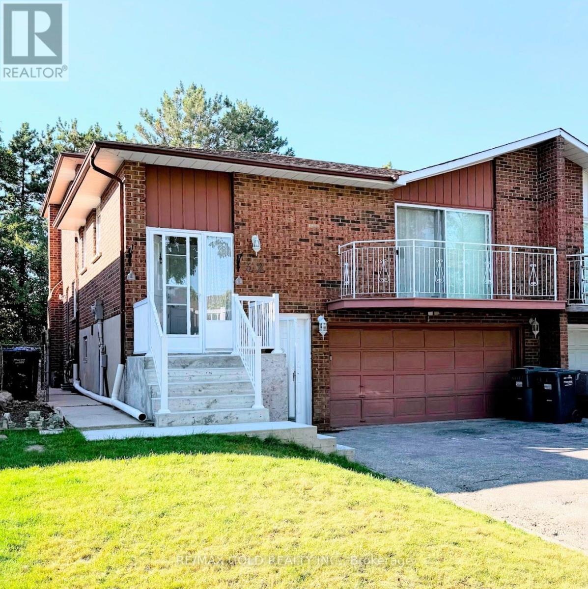 32 Jade Crescent, Brampton, Ontario  L6S 3H1 - Photo 1 - W12375758