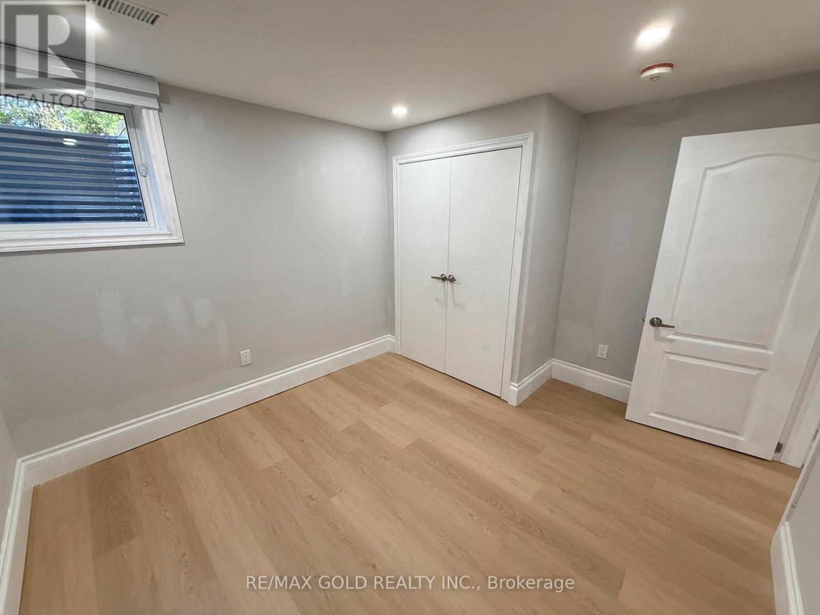 32 Jade Crescent, Brampton, Ontario  L6S 3H1 - Photo 13 - W12375758