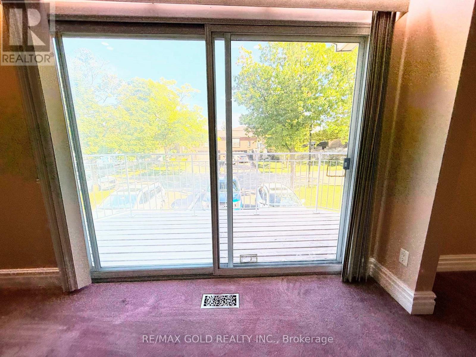 32 Jade Crescent, Brampton, Ontario  L6S 3H1 - Photo 14 - W12375758