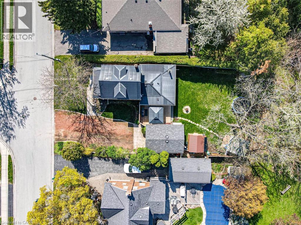 Property at 112 COURT Street N image 4
