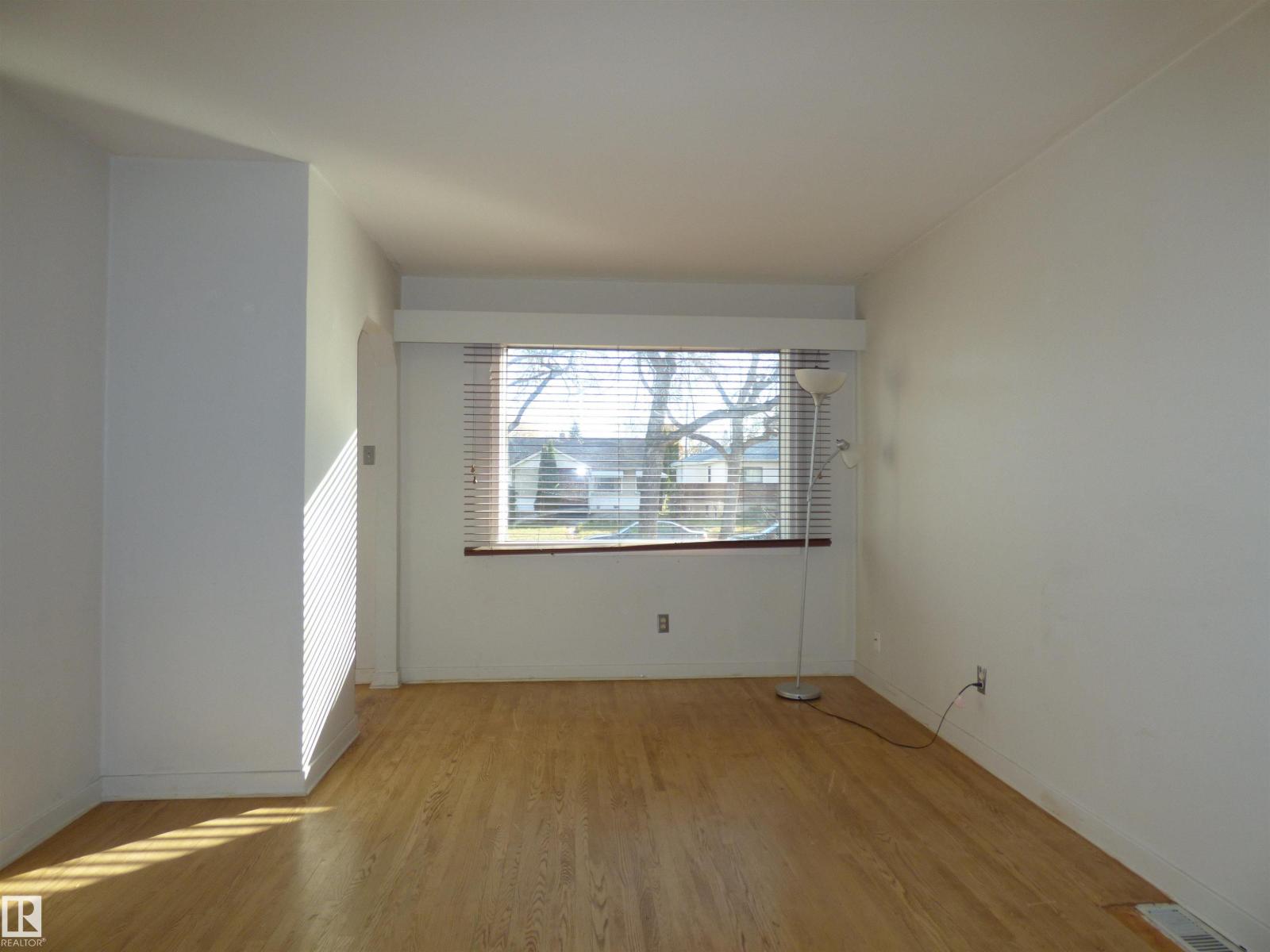 11206 104 St Nw, Edmonton, Alberta  T5G 2K5 - Photo 4 - E4455716