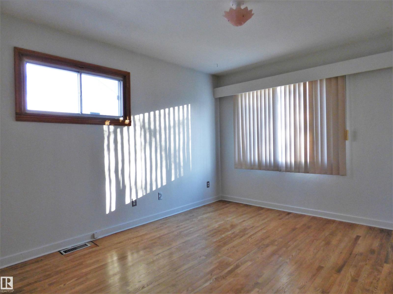 11206 104 St Nw, Edmonton, Alberta  T5G 2K5 - Photo 9 - E4455716