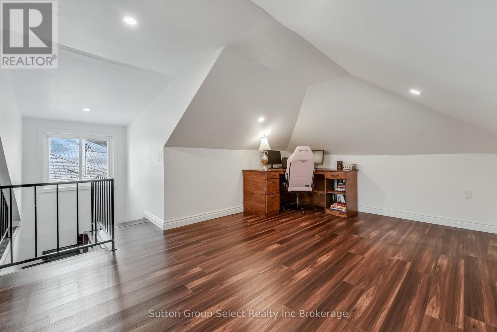 105 King Street E, Ingersoll, Ontario  N5C 1G8 - Photo 29 - X12375822