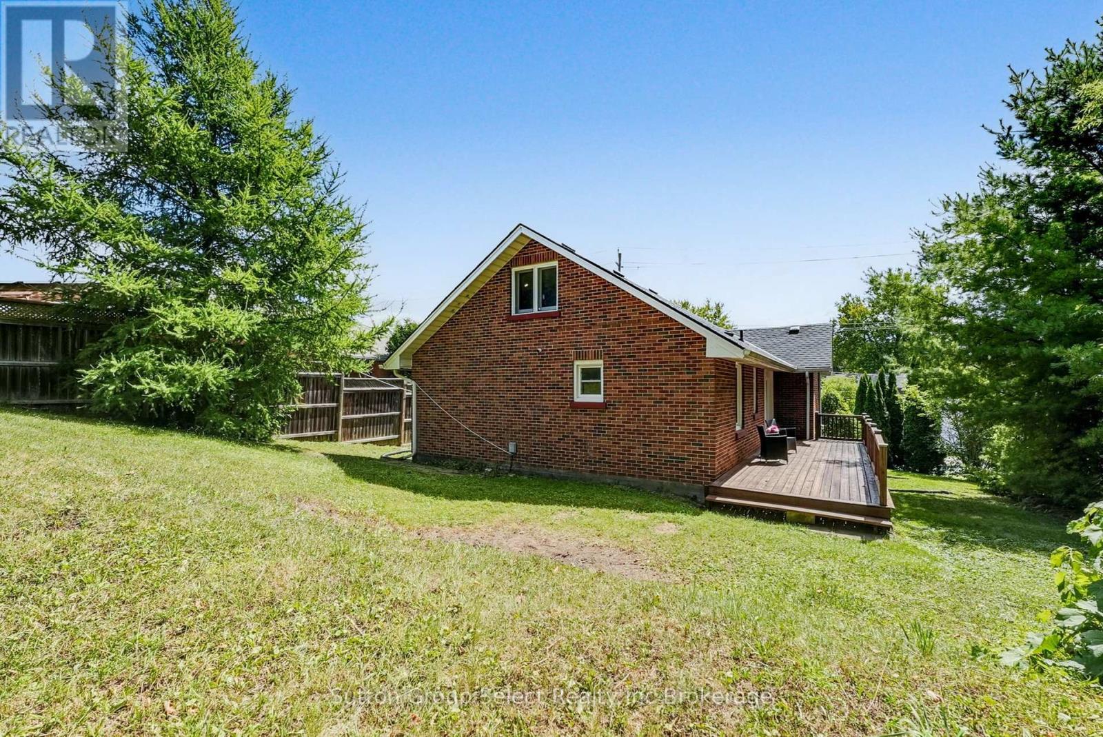 105 King Street E, Ingersoll, Ontario  N5C 1G8 - Photo 35 - X12375822