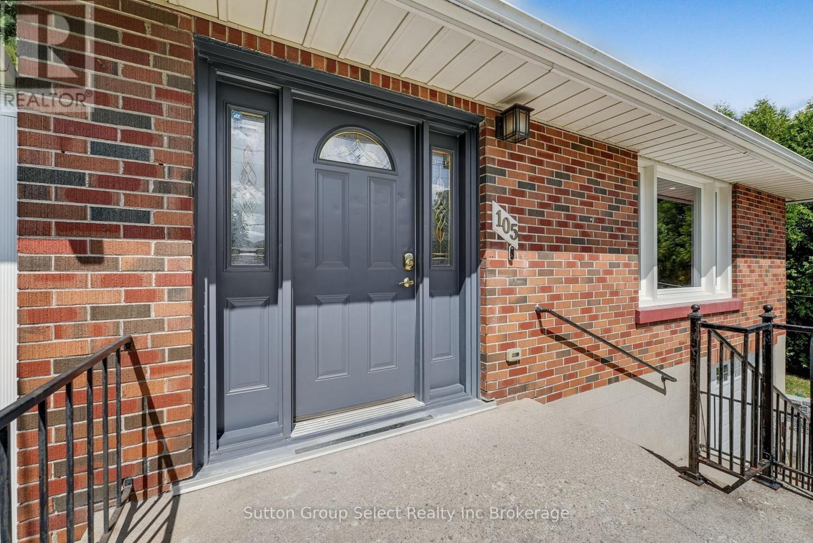 105 King Street E, Ingersoll, Ontario  N5C 1G8 - Photo 4 - X12375822