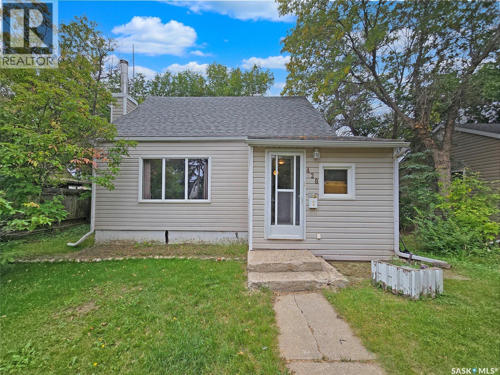 428 7th Avenue Nw, Swift Current, Saskatchewan  S9H 0Z3 - Photo 1 - SK017233