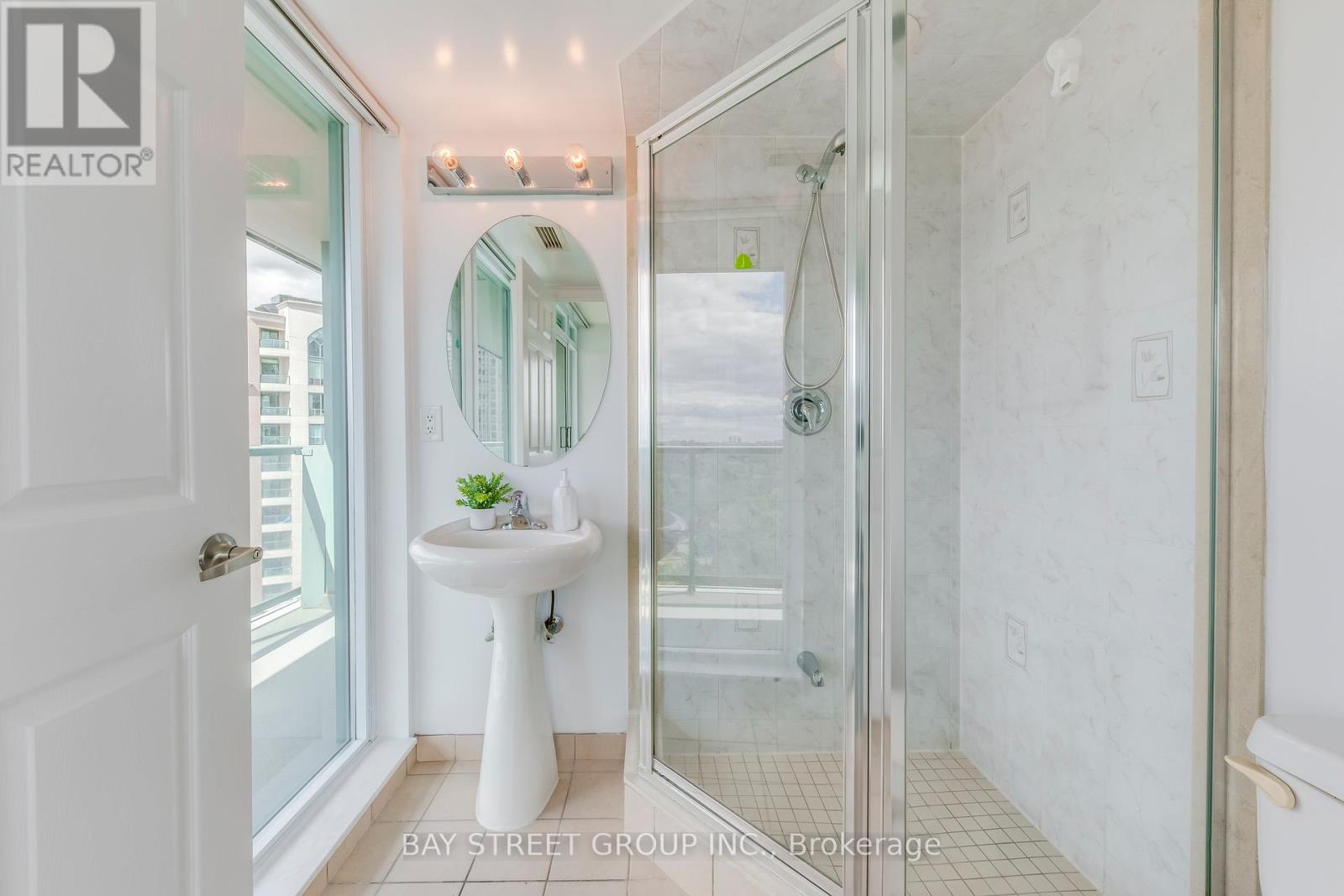1905 - 5500 Yonge Street, Toronto, Ontario  M2N 7L1 - Photo 12 - C12375827