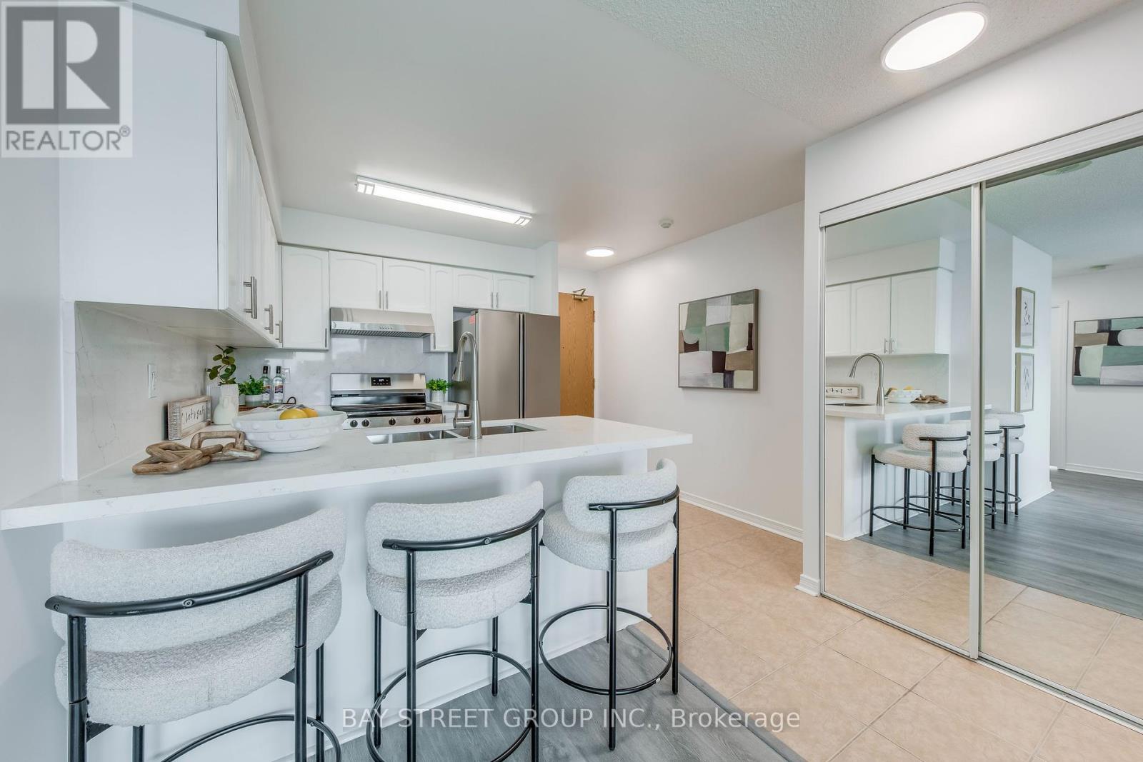1905 - 5500 Yonge Street, Toronto, Ontario  M2N 7L1 - Photo 6 - C12375827
