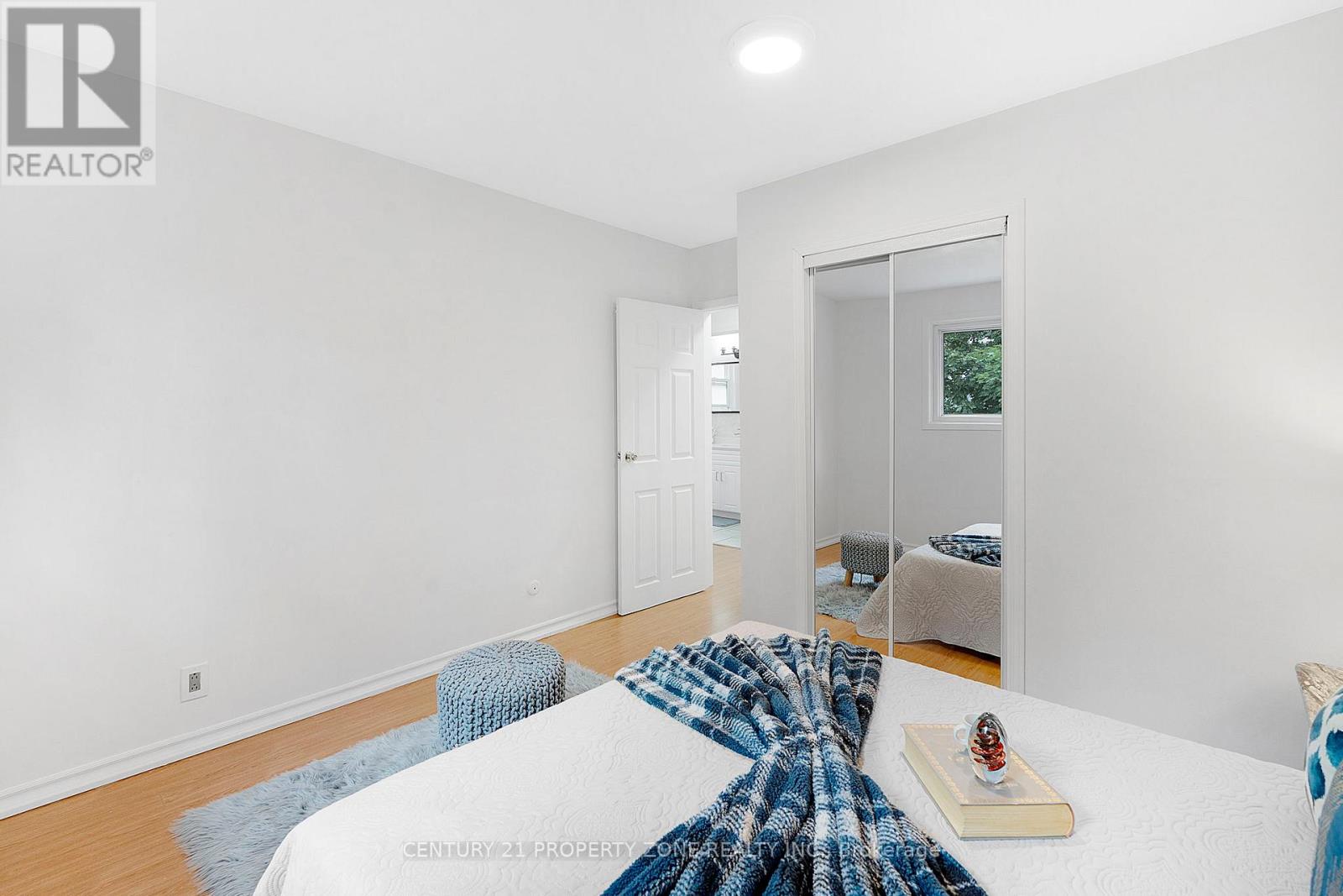 3387 Kelowna Court, Mississauga, Ontario  L5C 2E5 - Photo 15 - W12375833