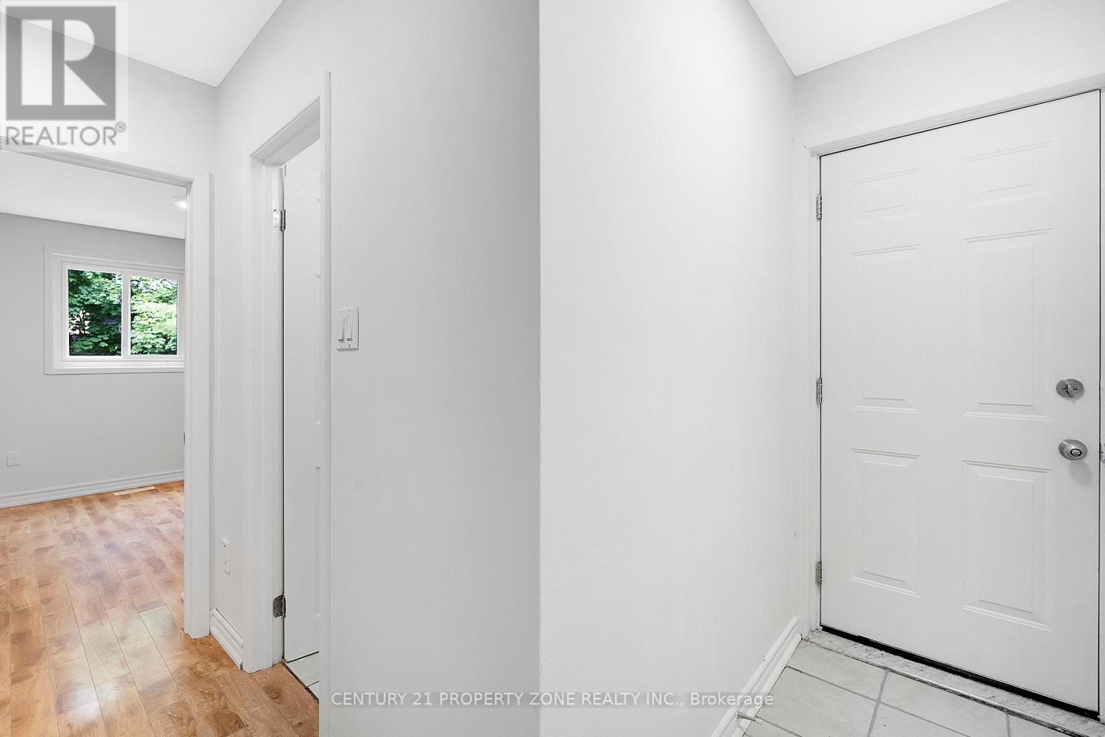 3387 Kelowna Court, Mississauga, Ontario  L5C 2E5 - Photo 21 - W12375833