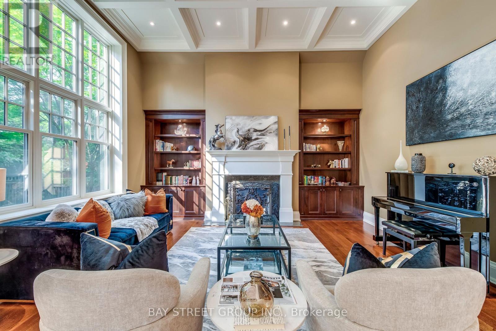 1049 Cedar Grove Boulevard, Oakville, Ontario  L6J 2C2 - Photo 11 - W12375837