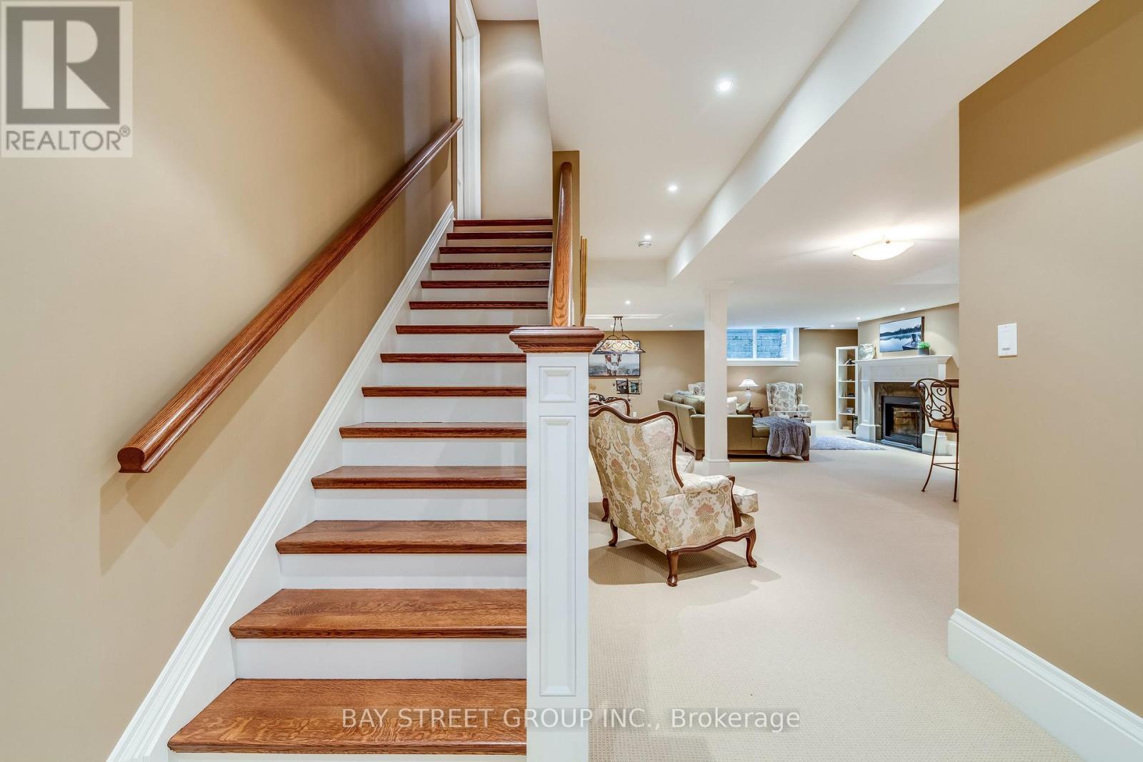 1049 Cedar Grove Boulevard, Oakville, Ontario  L6J 2C2 - Photo 37 - W12375837