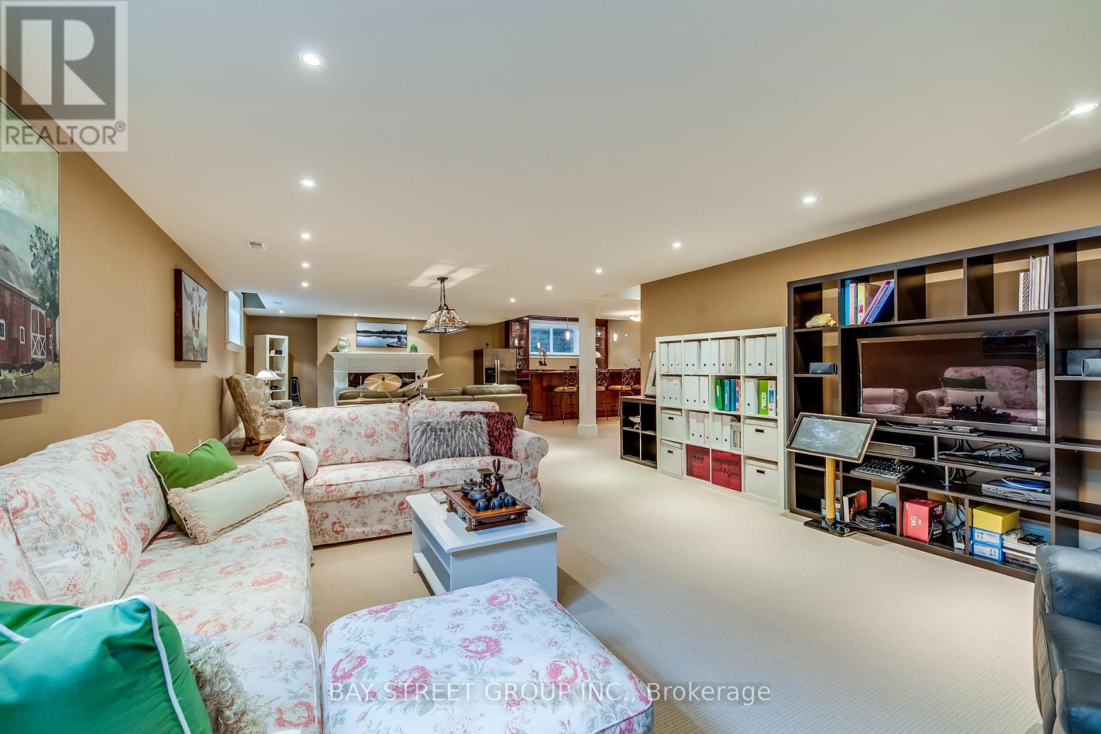 1049 Cedar Grove Boulevard, Oakville, Ontario  L6J 2C2 - Photo 42 - W12375837