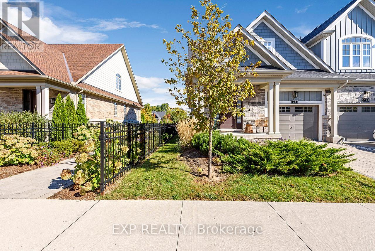 35 Windsor Circle, Niagara-On-The-Lake, Ontario  L7S 1J0 - Photo 2 - X12375776