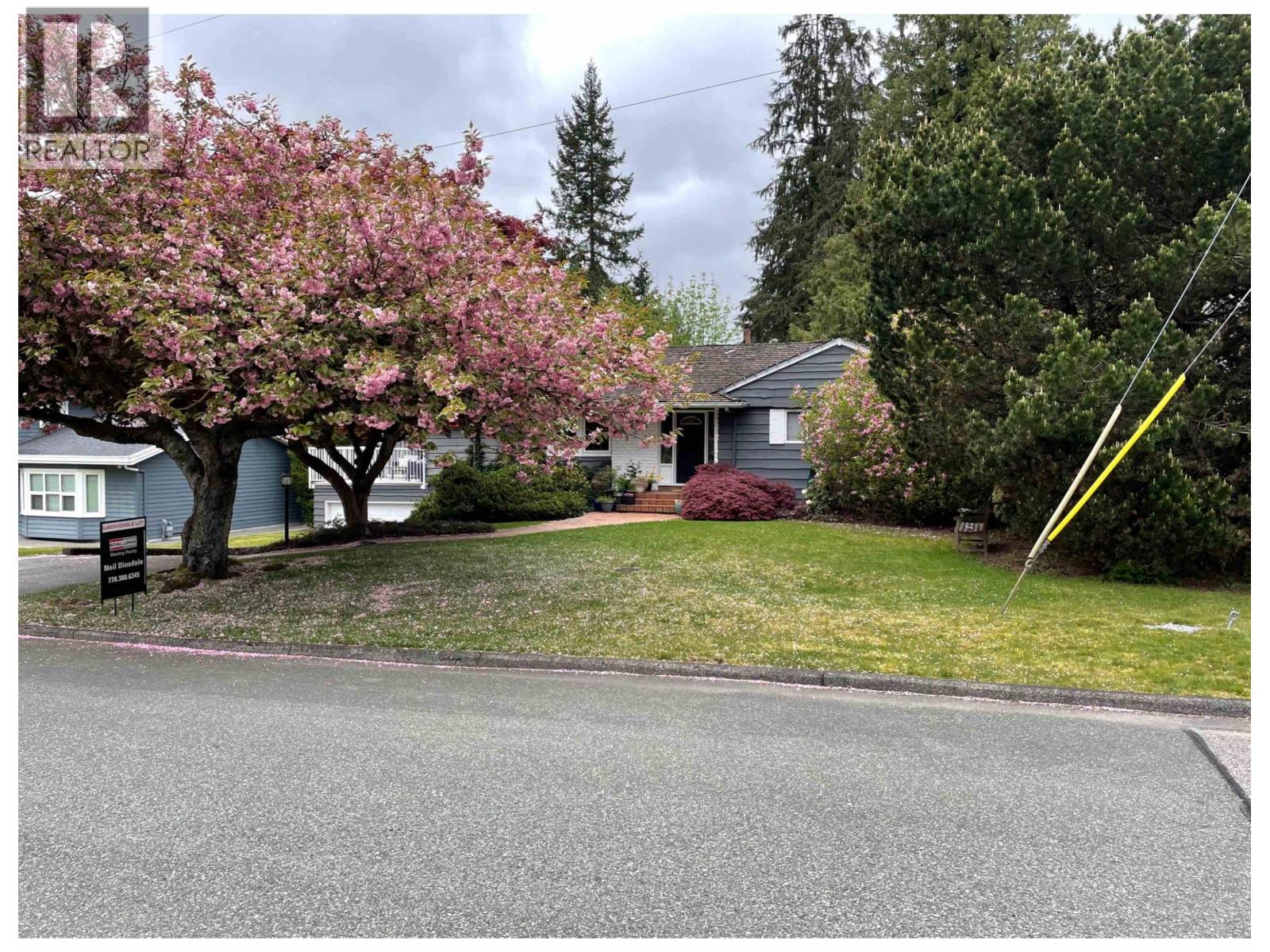939 Selkirk Crescent, Coquitlam, British Columbia  V3J 6E4 - Photo 5 - R3042597