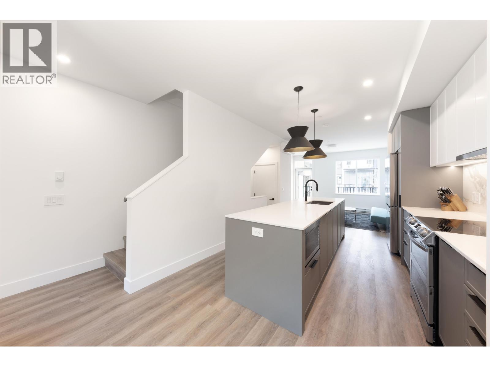 38084 Helm Way, Squamish, British Columbia  V8B 1E6 - Photo 8 - R3042548