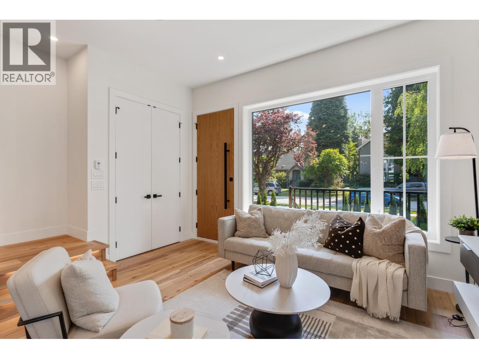 Property at 2837 W 31ST AVENUE image 3