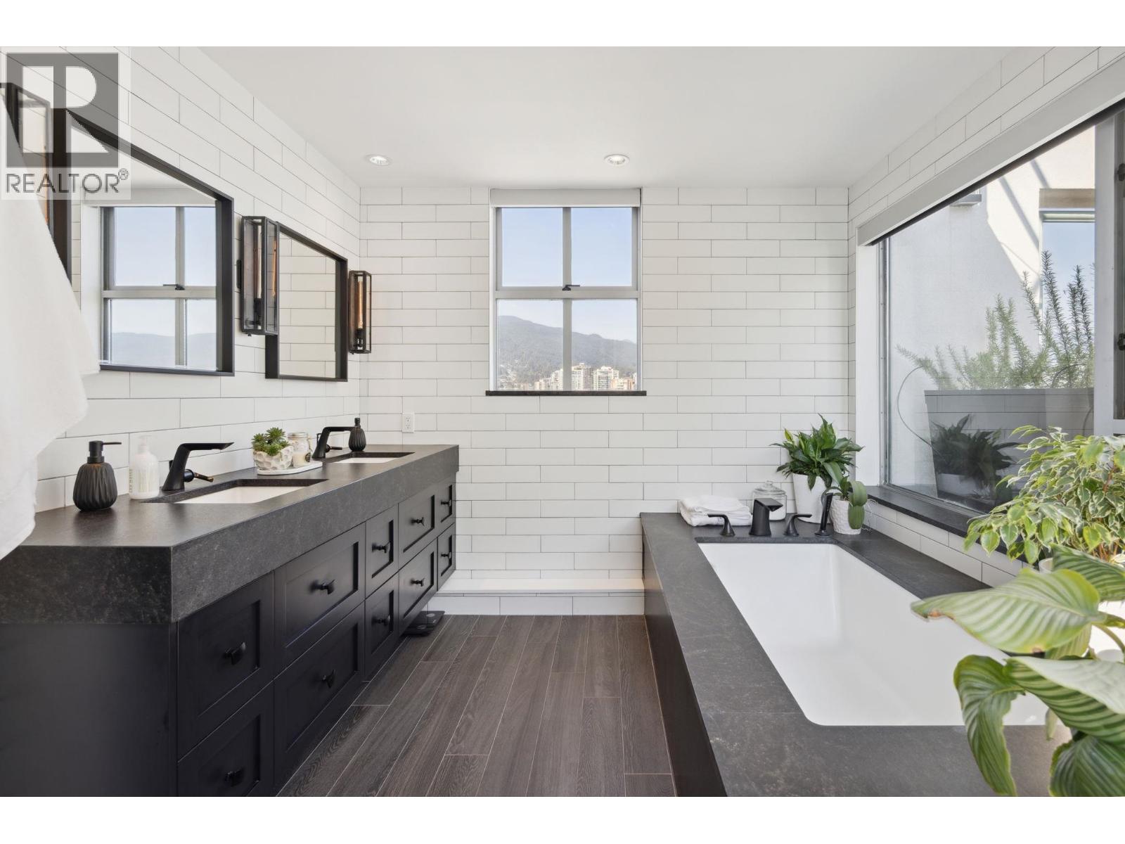 2901 120 W 2nd Street, North Vancouver, British Columbia  V7M 1C3 - Photo 32 - R3042571