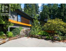 3985 BAYRIDGE AVENUE