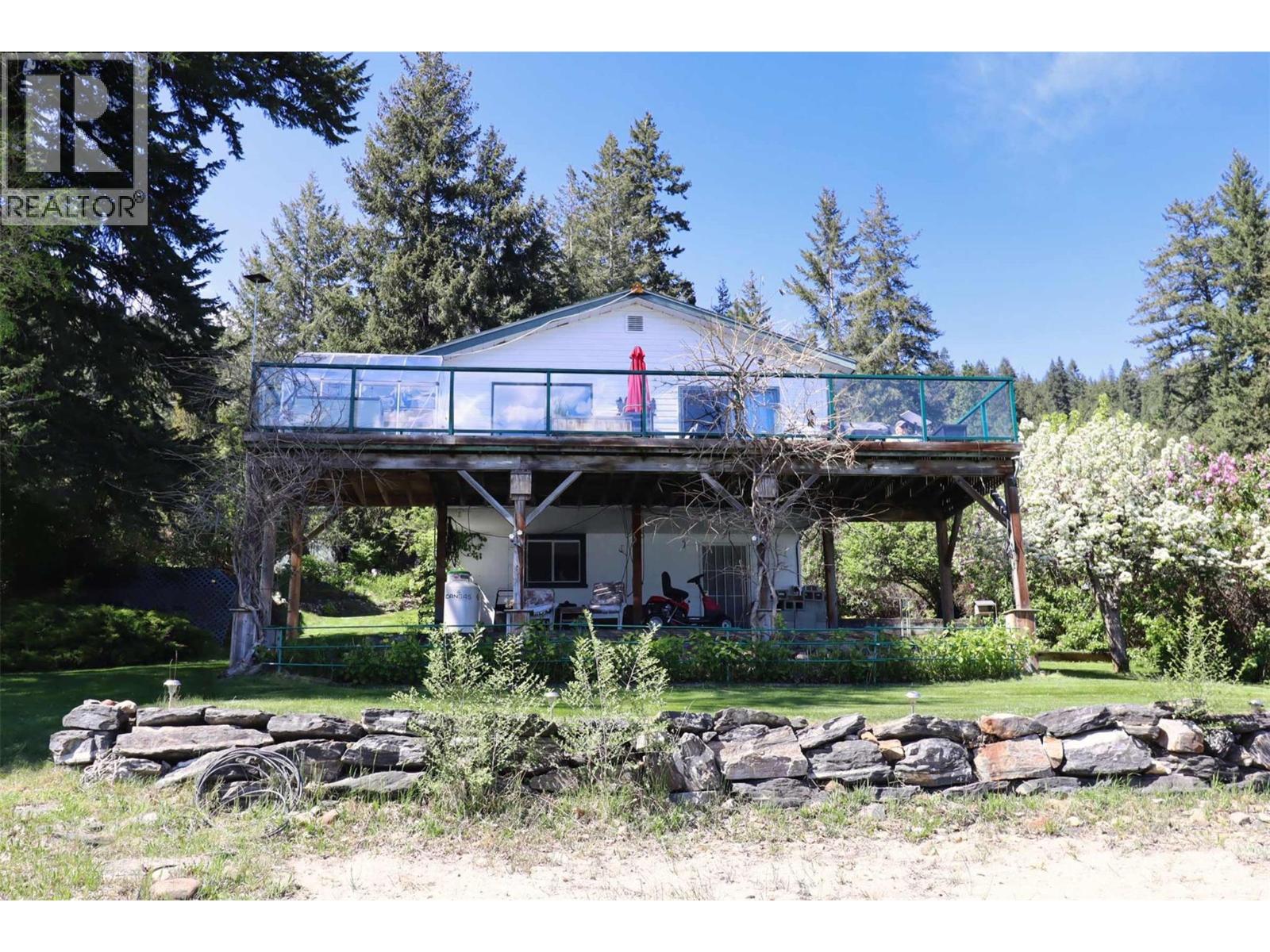 1085 Little Shuswap Lake Road, Chase, British Columbia  V0E 1M2 - Photo 2 - 10348349