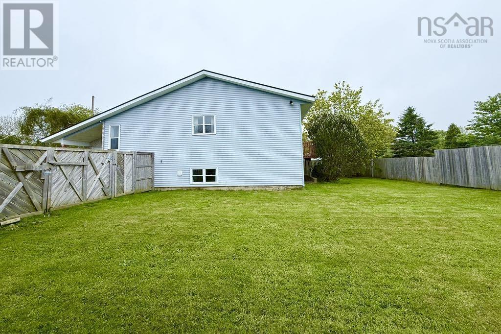 38 Beacon Street, Yarmouth, Nova Scotia  B5A 2W4 - Photo 24 - 202514644