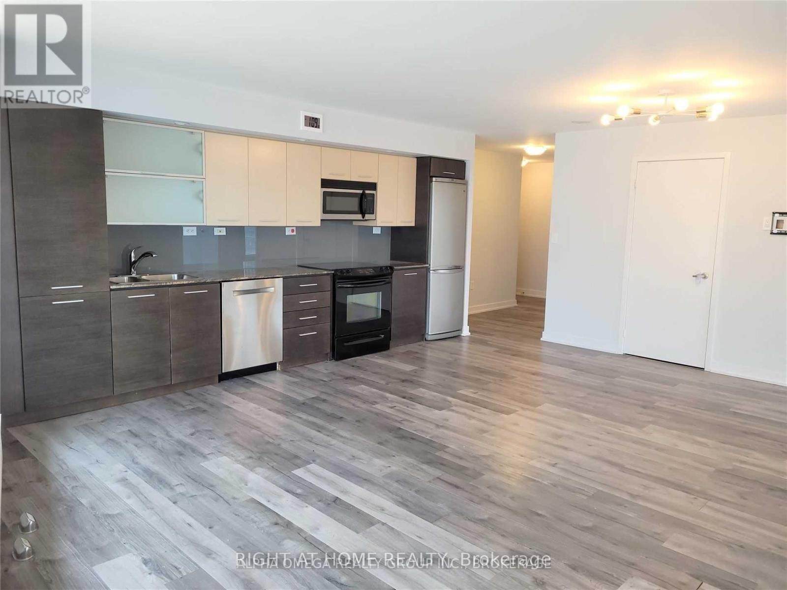 1001 - 8 Telegram Mews, Toronto, Ontario  M5V 3Z5 - Photo 1 - C12375850