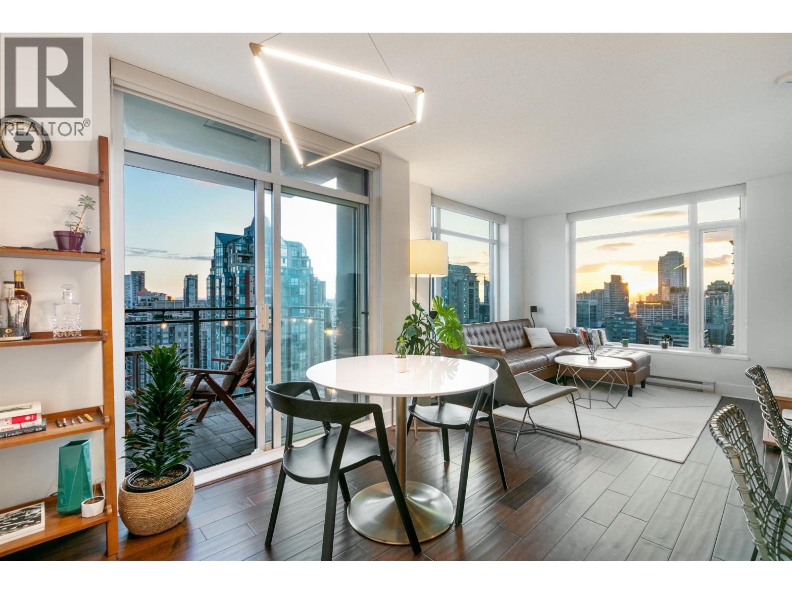 2801 888 Homer Street, Vancouver, British Columbia  V6B 0H7 - Photo 2 - R3042581